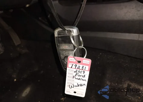 2019 Ford Fusion Se z USA, uszkodzony, nr VIN 3FA6P0HDXKR126565